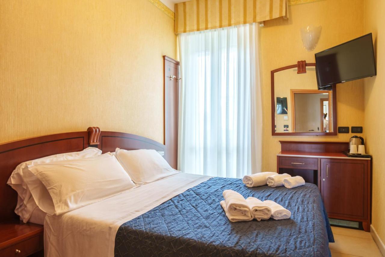 Hotel Rex Rimini Exterior photo
